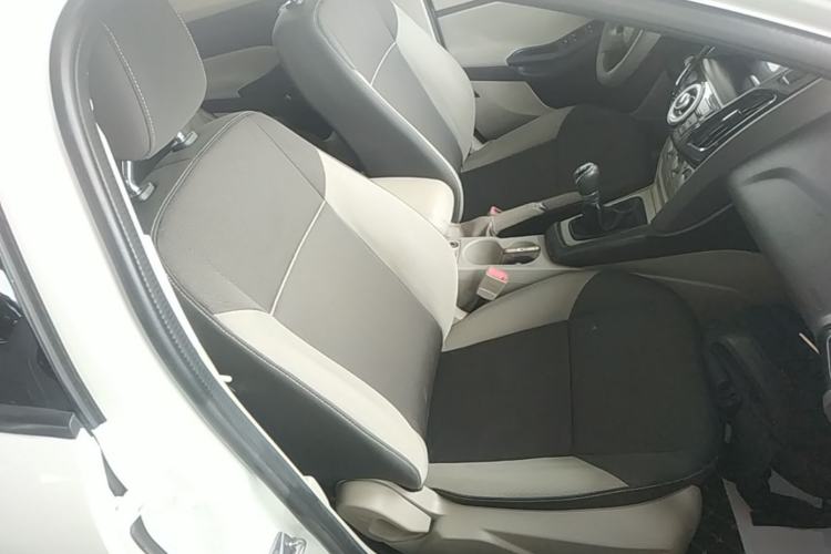 Used Ford Focus 2012 Sedan 1.6L Manual Comfort Model Right Front Seat