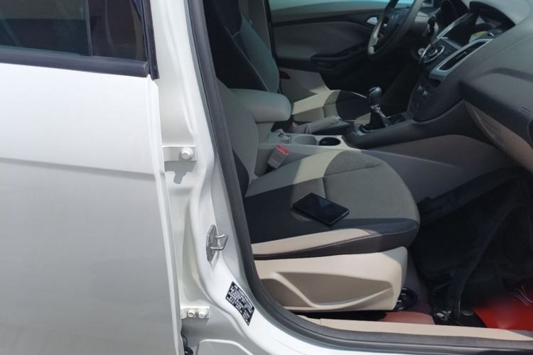 Used Ford Focus 2012 Sedan 1.6L Manual Comfort Model Right Front Seat