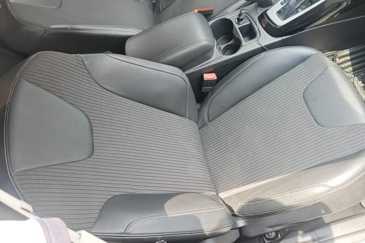 Used Ford Focus 2012 Hatchback 2.0L Automatic Luxury Sport Model Right Front Seat