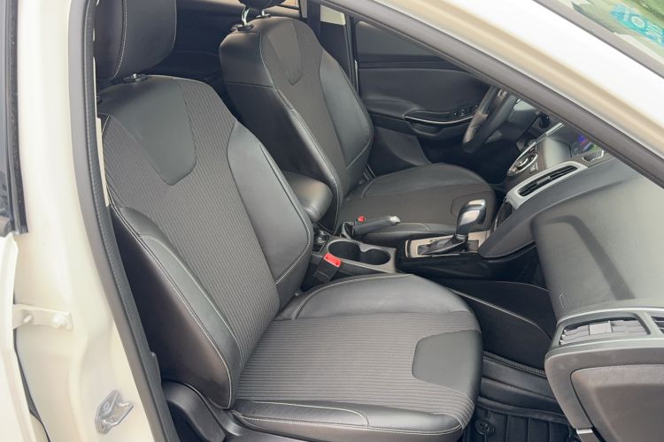Used Ford Focus 2012 Hatchback 1.6L Automatic Fashion Edition Right Front Seat