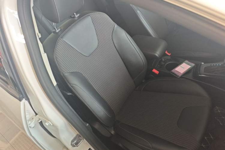 Used Ford Focus 2012 Sedan 1.6L Automatic Fashion Edition Right Front Seat