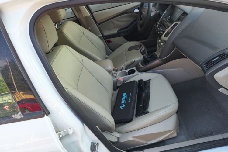 Used Ford Focus 2012 Sedan 1.6L Manual Comfort Model Right Front Seat