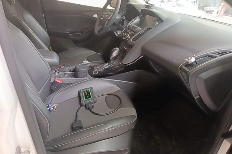 Used Ford Focus 2012 Hatchback 1.6L Automatic Fashion Edition Right Front Seat