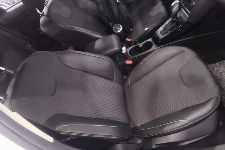 Used Ford Focus 2012 Sedan 1.6L Automatic Fashion Edition Right Front Seat