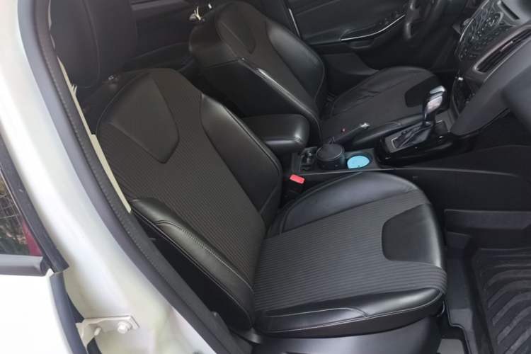 Used Ford Focus 2012 Sedan 1.6L Automatic Fashion Edition Right Front Seat