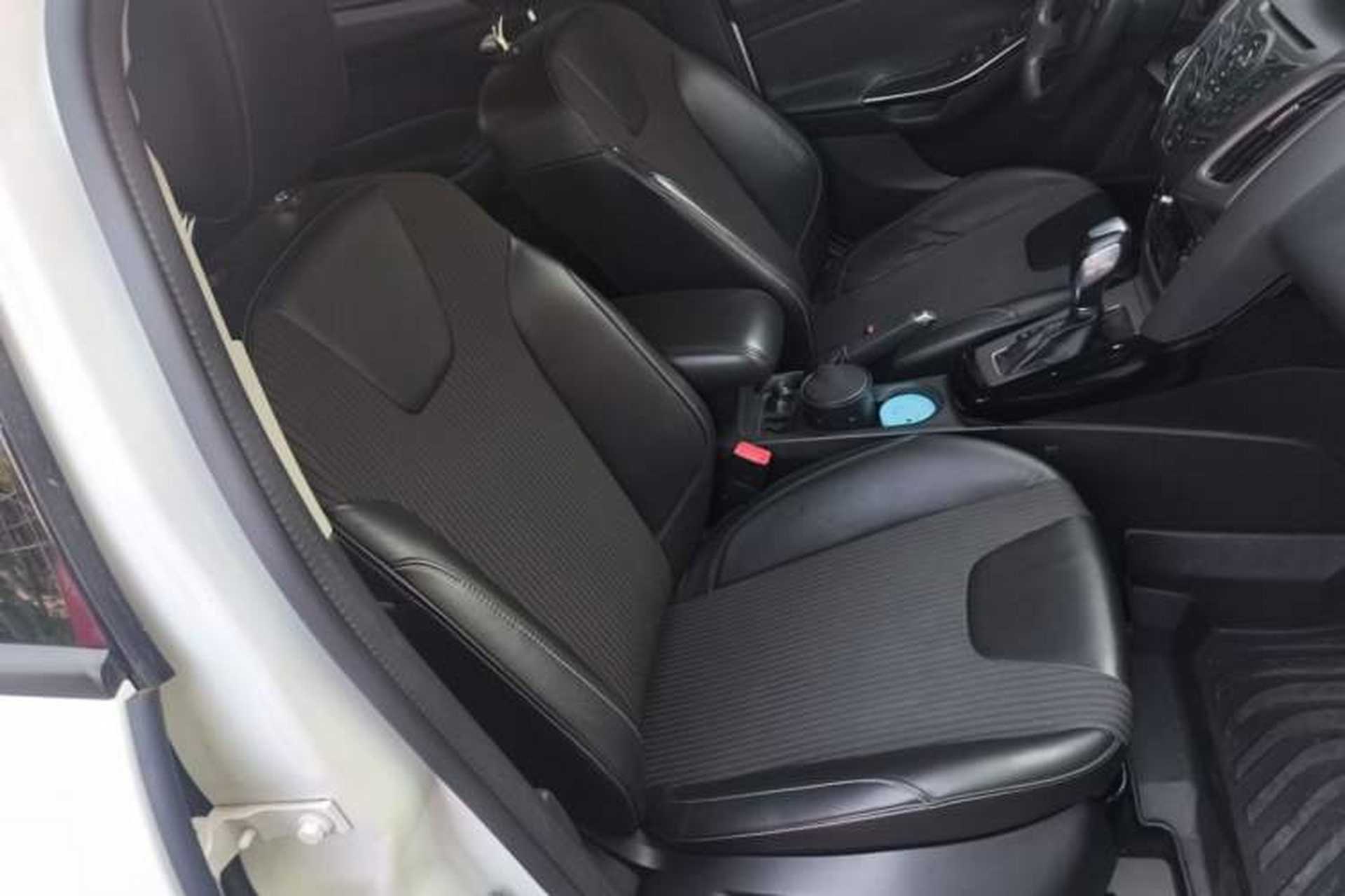 Used Ford Focus 2012 Sedan 1.6L Automatic Fashion Edition Right Front Seat