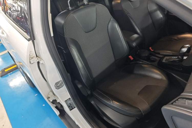 Used Ford Focus 2012 Hatchback 1.6L Automatic Fashion Edition Right Front Seat