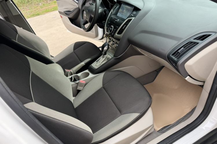 Used Ford Focus 2012 Sedan 1.6L Automatic Comfort Model Right Front Seat