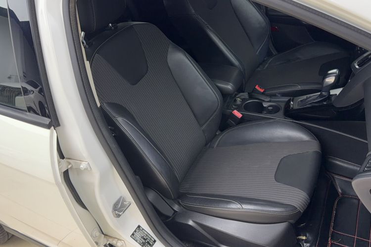 Used Ford Focus 2012 Hatchback 1.6L Automatic Fashion Edition Right Front Seat