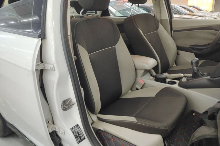 Used Ford Focus 2012 Sedan 1.6L Manual Comfort Model Right Front Seat