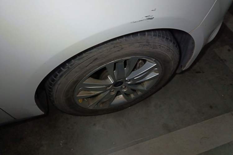 Used Ford Focus 2012 Hatchback 1.6L Automatic Comfort Model Right Front Wheel Hub