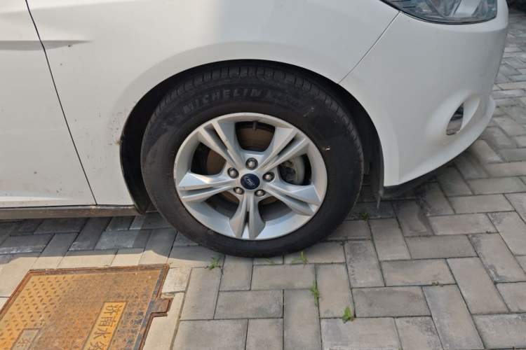 Used Ford Focus 2012 Hatchback 1.6L Manual Fashion Edition Right Front Wheel Hub