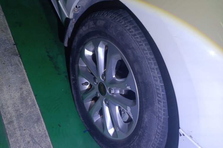 Used Ford Focus 2012 Hatchback Classic 1.8L Automatic Fashion Edition Right Front Wheel Hub