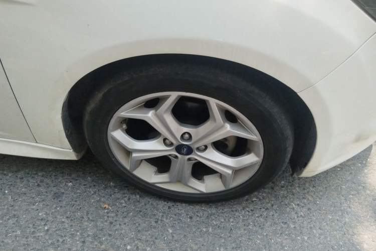 Used Ford Focus 2012 Hatchback 2.0L Manual Luxury Sport Model Right Front Wheel Hub