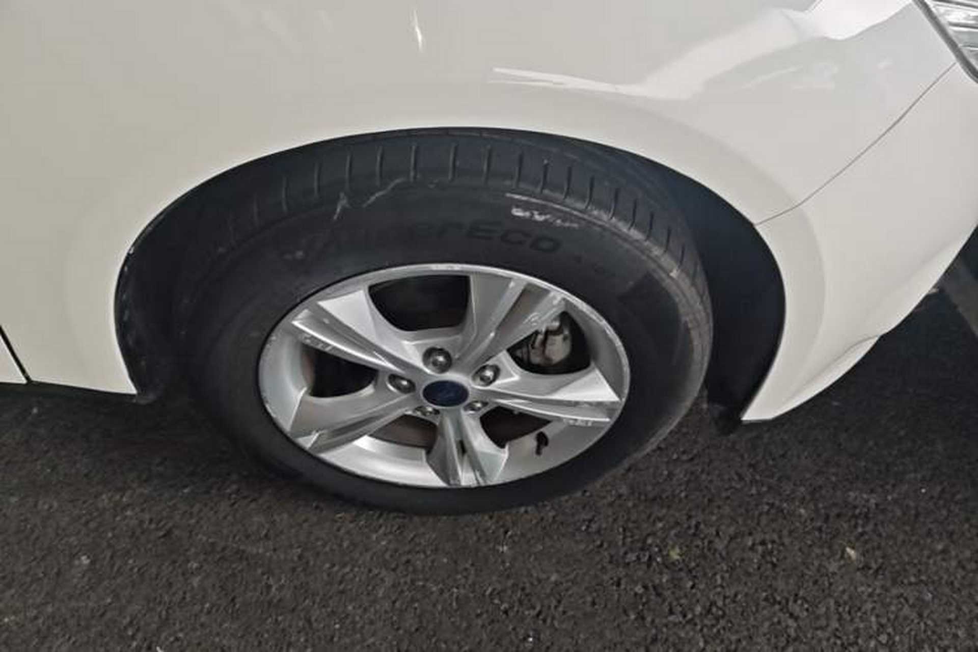 Used Ford Focus 2012 Sedan 1.6L Automatic Fashion Edition Right Front Wheel Hub