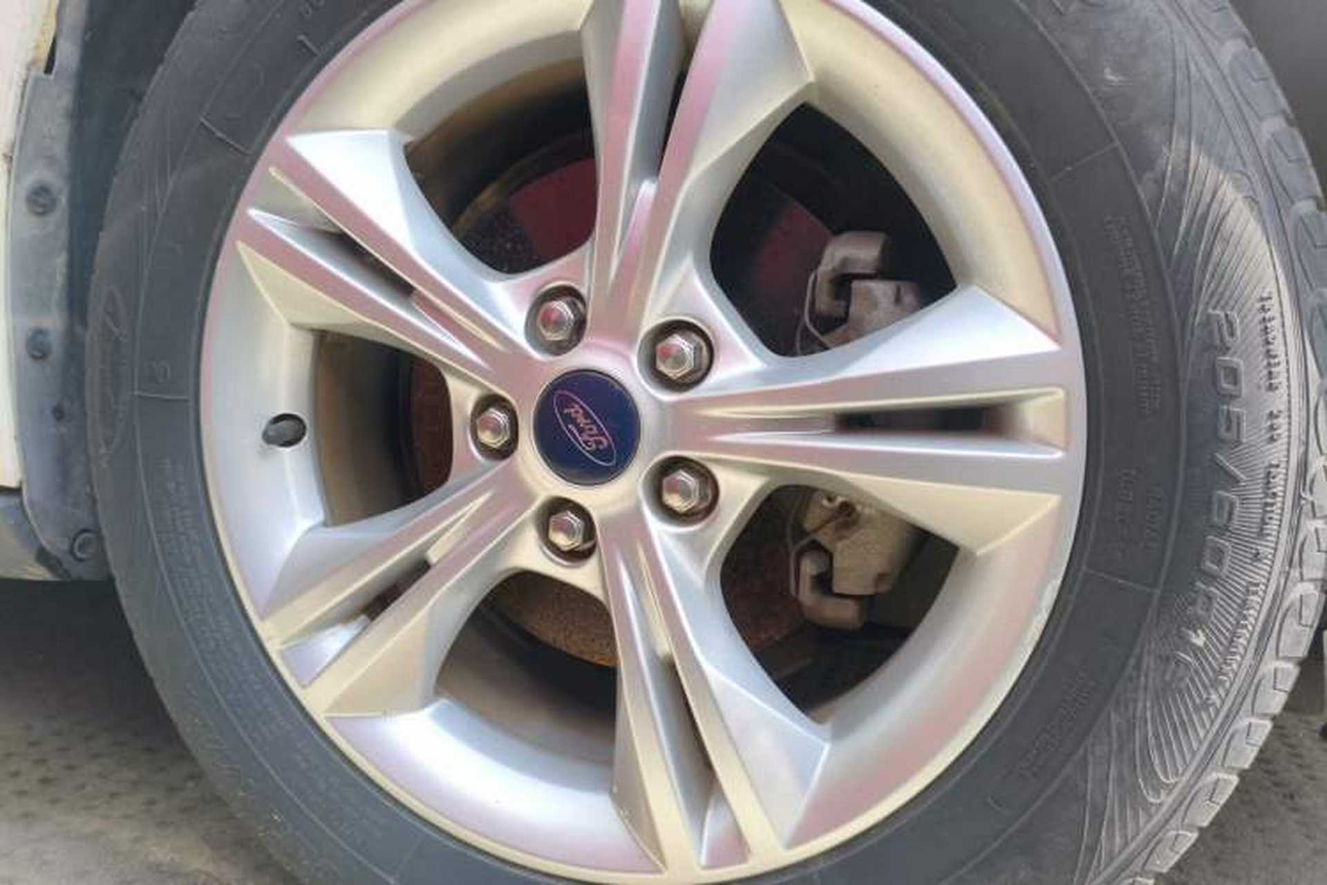 Used Ford Focus 2012 Sedan 1.6L Automatic Fashion Edition Right Front Wheel Hub