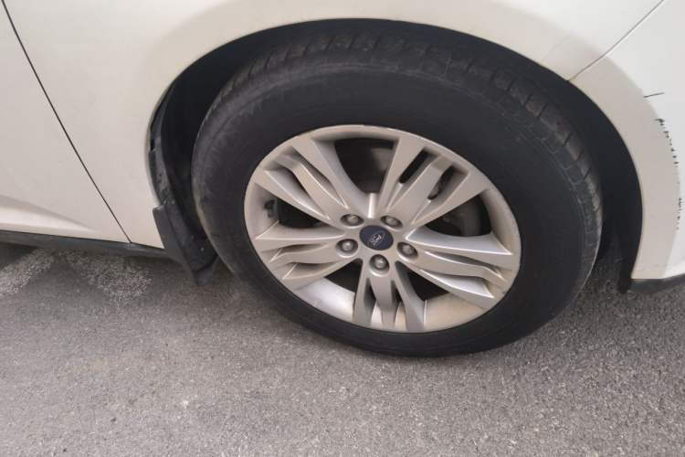 Used Ford Focus 2012 Hatchback 1.6L Automatic Comfort Model Right Front Wheel Hub