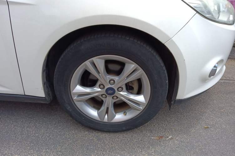 Used Ford Focus 2012 Sedan 1.6L Automatic Fashion Edition Right Front Wheel Hub