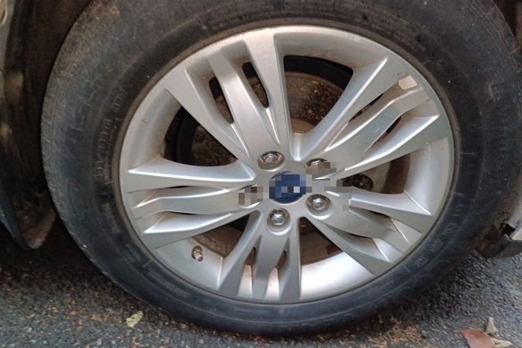 Used Ford Focus 2012 Sedan 1.6L Automatic Comfort Model Right Front Wheel Hub