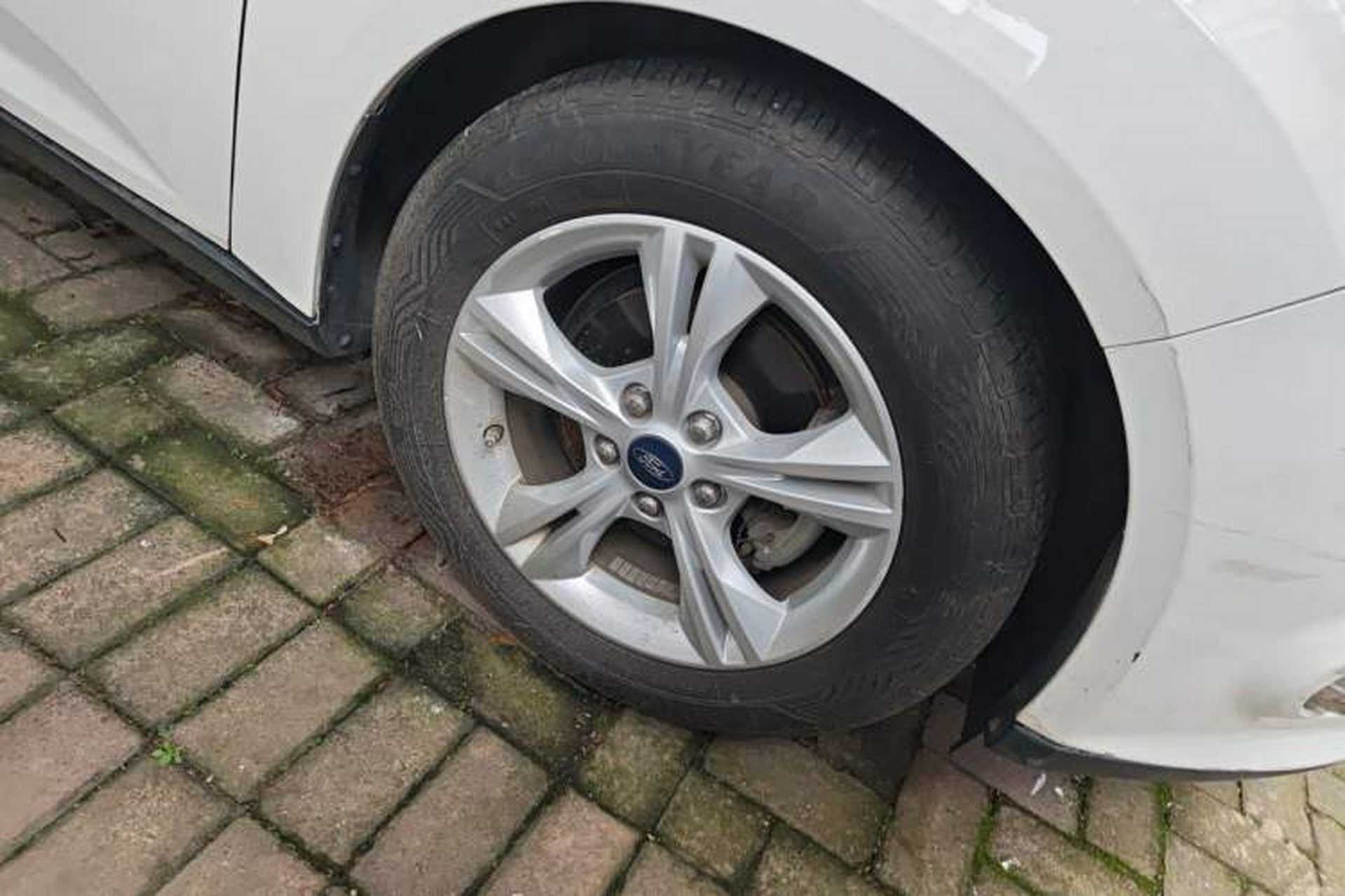Used Ford Focus 2012 Sedan 1.6L Automatic Fashion Edition Right Front Wheel Hub