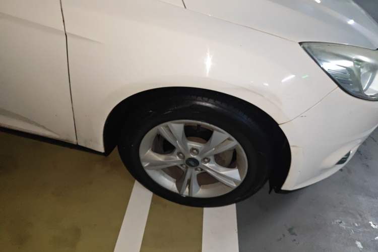 Used Ford Focus 2012 Sedan 1.6L Automatic Fashion Edition Right Front Wheel Hub