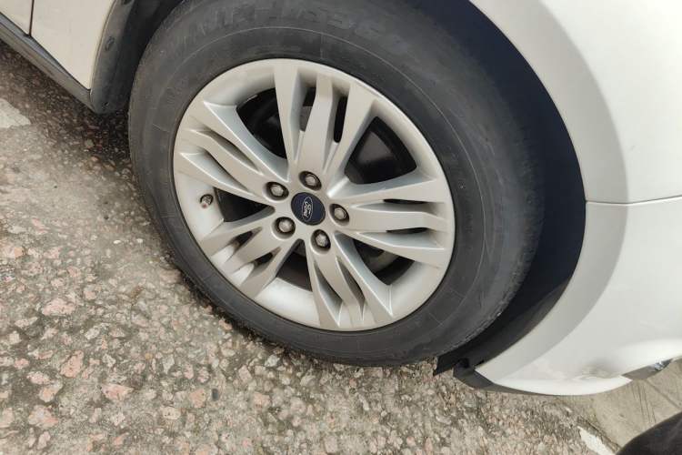 Used Ford Focus 2012 Hatchback 1.6L Automatic Comfort Model Right Front Wheel Hub