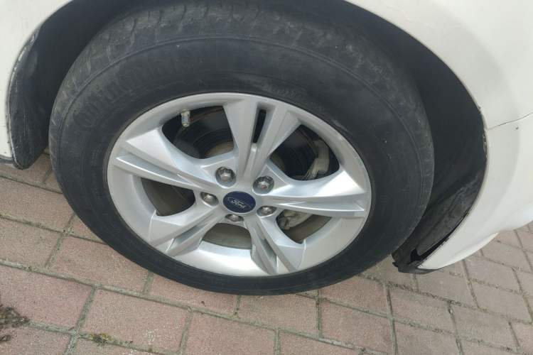 Used Ford Focus 2012 Sedan 1.6L Automatic Fashion Edition Right Front Wheel Hub