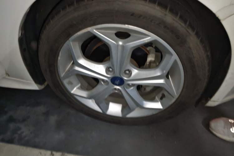 Used Ford Focus 2012 Hatchback 2.0L Automatic Luxury Sport Model Right Front Wheel Hub