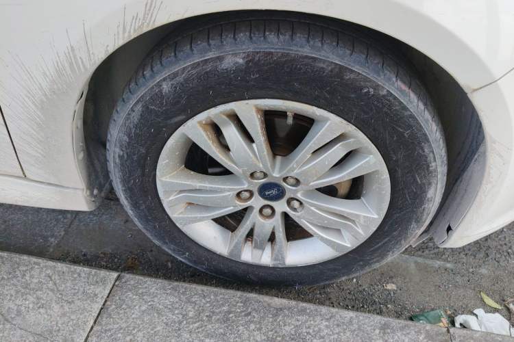 Used Ford Focus 2012 Hatchback 1.6L Manual Comfort Model Right Front Wheel Hub