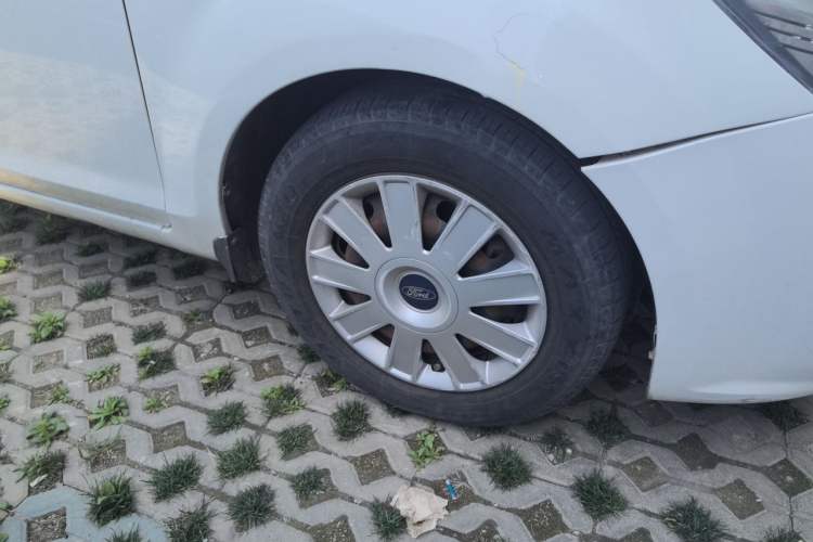 Used Ford Focus 2012 Hatchback Classic 1.8L Automatic Base Model Right Front Wheel Hub