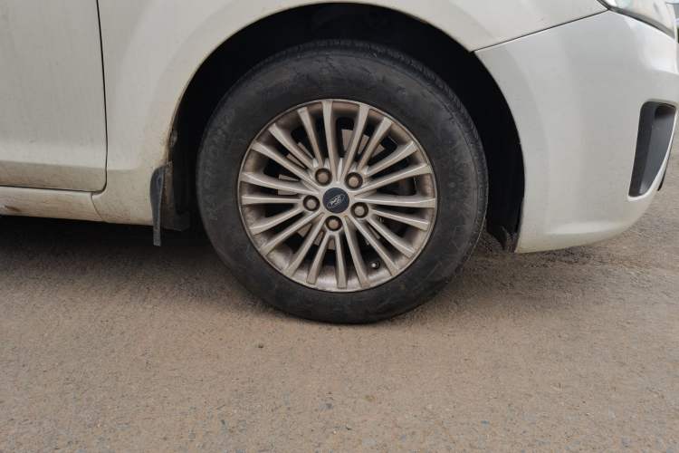 Used Ford Focus 2012 Hatchback Classic 1.8L Automatic Base Model Right Front Wheel Hub