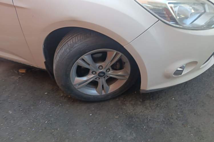 Used Ford Focus 2012 Hatchback 1.6L Automatic Fashion Edition Right Front Wheel Hub