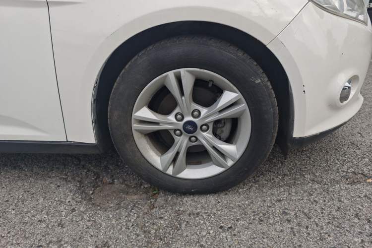 Used Ford Focus 2012 Sedan 1.6L Automatic Fashion Edition Right Front Wheel Hub