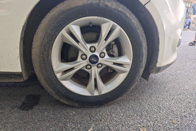 Used Ford Focus 2012 Hatchback 1.6L Manual Fashion Edition Right Front Wheel Hub