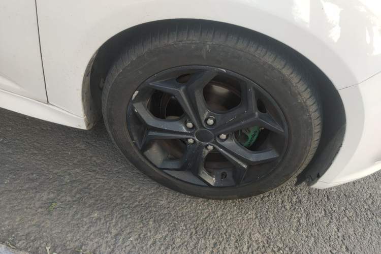 Used Ford Focus 2012 Hatchback 2.0L Automatic Luxury Sport Model Right Front Wheel Hub