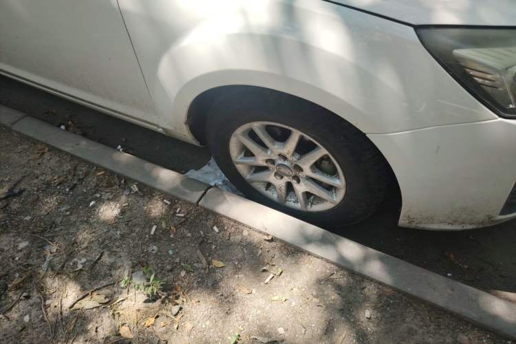 Used Ford Focus 2012 Hatchback Classic 1.8L Automatic Base Model Right Front Wheel Hub