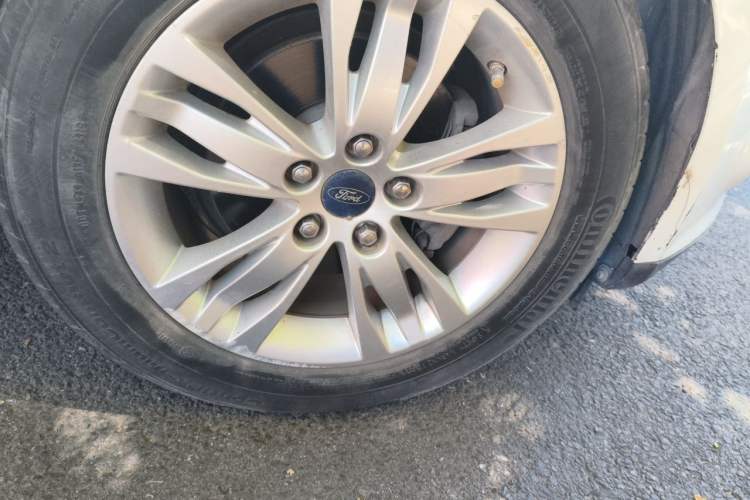 Used Ford Focus 2012 Hatchback 1.6L Automatic Comfort Model Right Front Wheel Hub
