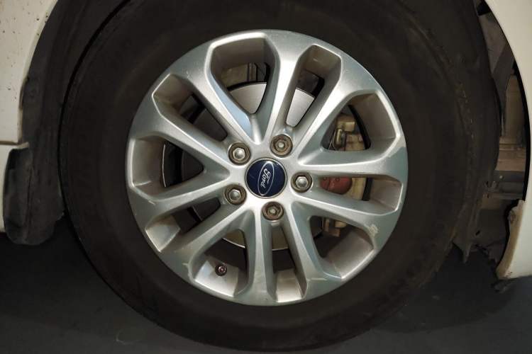 Used Ford Focus 2012 Hatchback Classic 1.8L Automatic Fashion Edition Right Front Wheel Hub