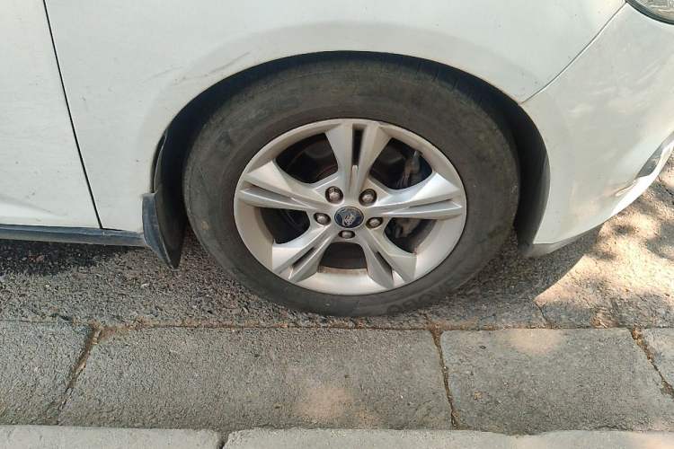 Used Ford Focus 2012 Hatchback 1.6L Manual Fashion Edition Right Front Wheel Hub