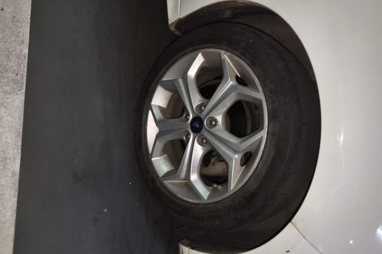 Used Ford Focus 2012 Hatchback 2.0L Manual Luxury Sport Model Right Front Wheel Hub