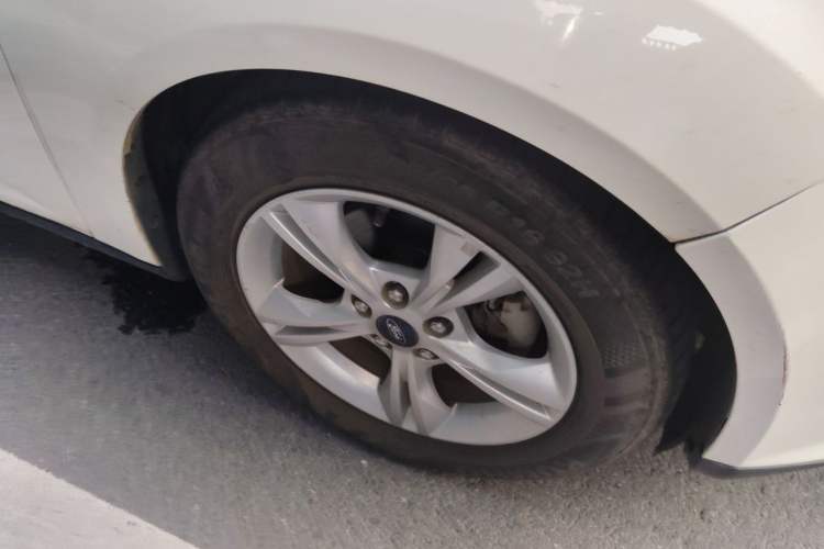 Used Ford Focus 2012 Sedan 1.6L Automatic Fashion Edition Right Front Wheel Hub