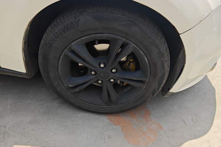 Used Ford Focus 2012 Hatchback 1.6L Automatic Fashion Edition Right Front Wheel Hub