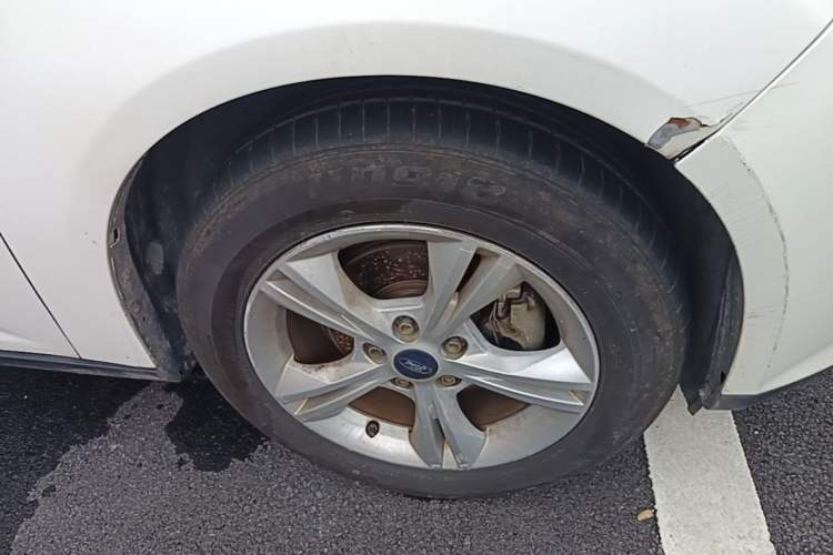 Used Ford Focus 2012 Sedan 1.6L Manual Fashion Edition Right Front Wheel Hub
