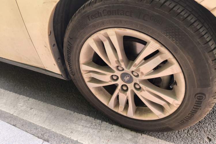 Used Ford Focus 2012 Hatchback 1.6L Automatic Comfort Model Right Front Wheel Hub