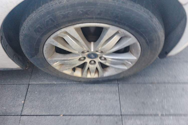 Used Ford Focus 2012 Hatchback 1.6L Automatic Comfort Model Right Front Wheel Hub