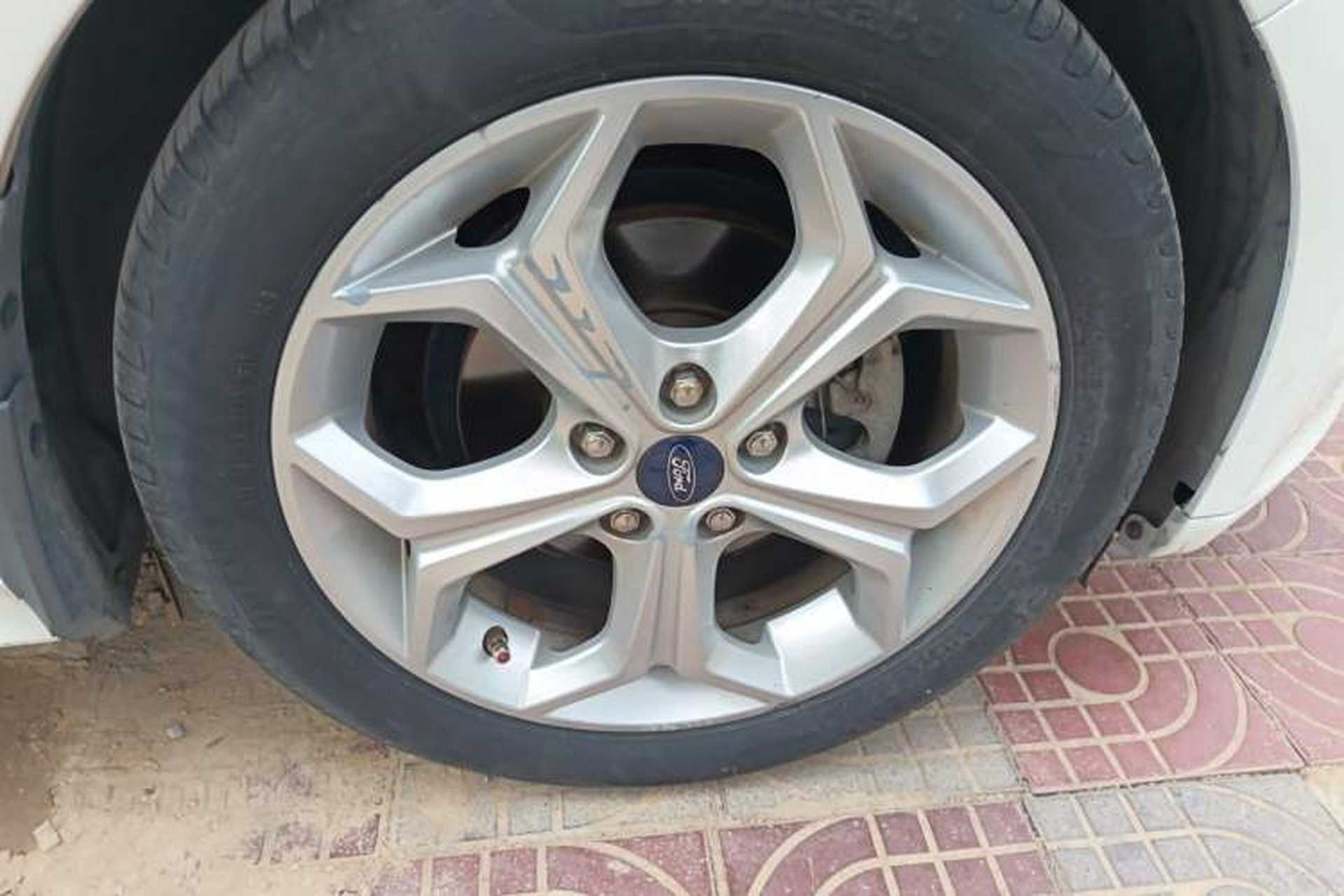 Used Ford Focus 2012 Hatchback 2.0L Automatic Luxury Sport Model Right Front Wheel Hub