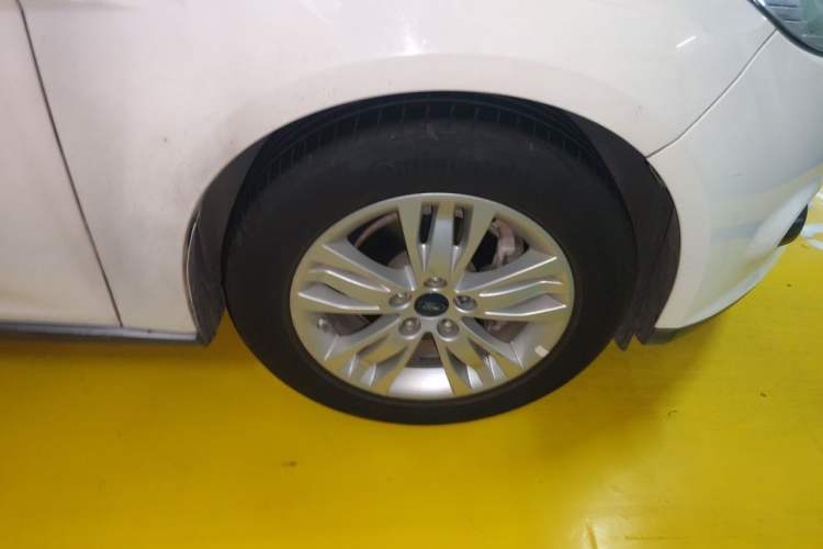 Used Ford Focus 2012 Hatchback 1.6L Manual Comfort Model Right Front Wheel Hub
