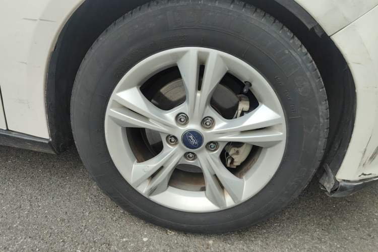 Used Ford Focus 2012 Hatchback 1.6L Manual Fashion Edition Right Front Wheel Hub