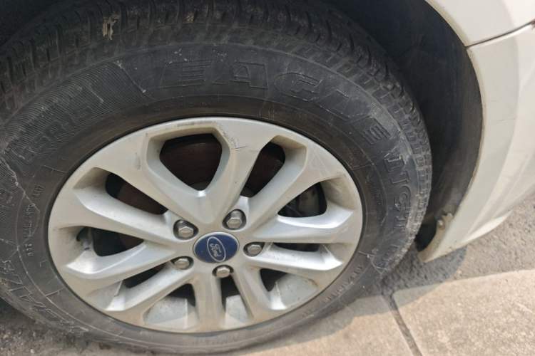 Used Ford Focus 2012 Hatchback Classic 1.8L Automatic Fashion Edition Right Front Wheel Hub