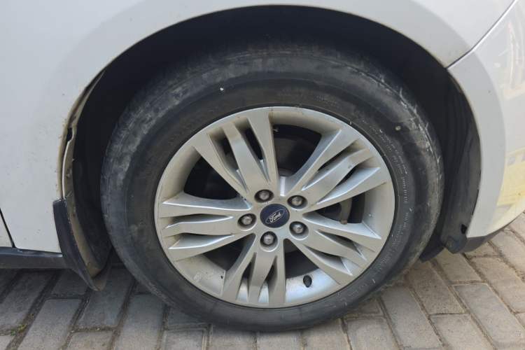Used Ford Focus 2012 Hatchback 1.6L Manual Comfort Model Right Front Wheel Hub